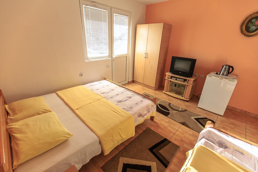Apartments Vitic Sutomore Zimmer foto
